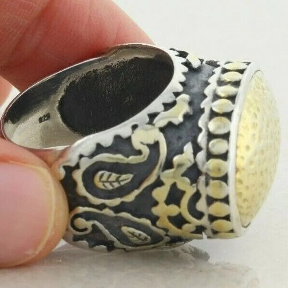 Sterling Silver Large Ring Gold Plated Center with Leaf Design Sides size 8 - Picture 8 of 9